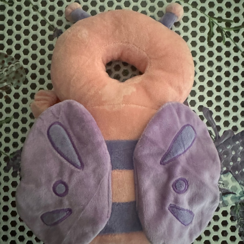 Adjustable baby head support